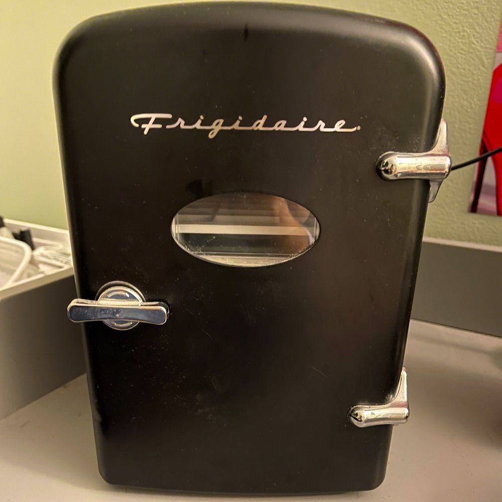 Frigidaire Mini Fridge